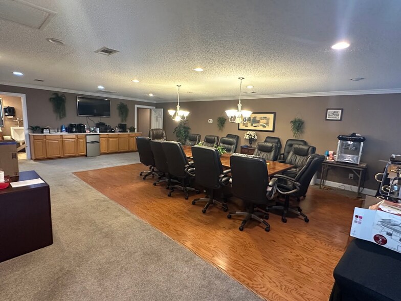 More Photos Of 310 Ford Dr, Columbus Office For Sale
