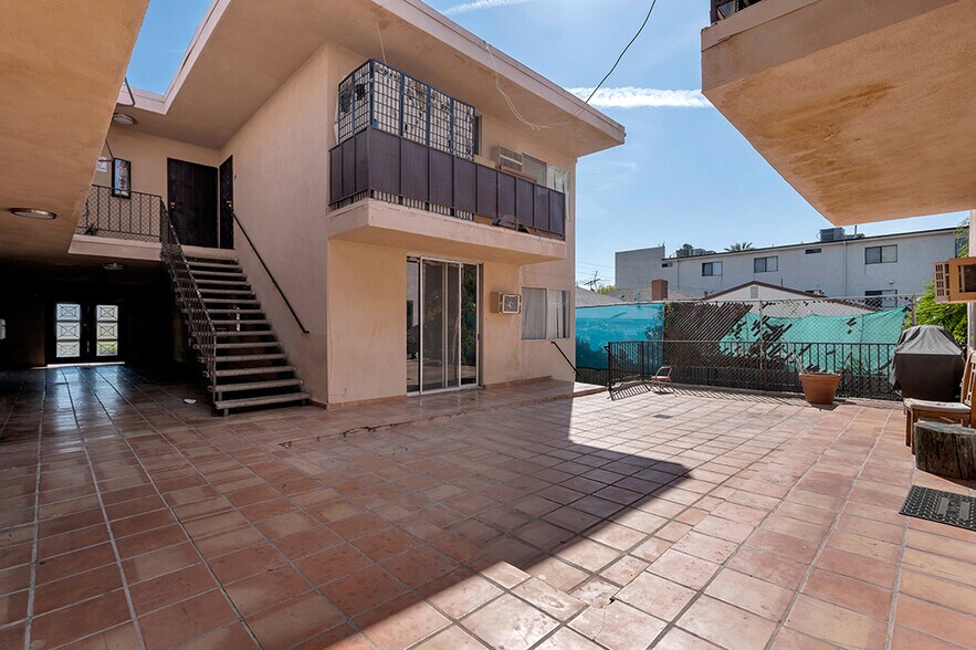 More Photos Of 729 Raleigh St, Glendale Apartments For Sale