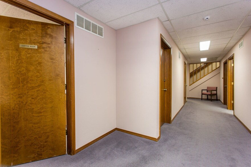 More Photos Of 100 N Fruitland St, Kennewick Office For Lease