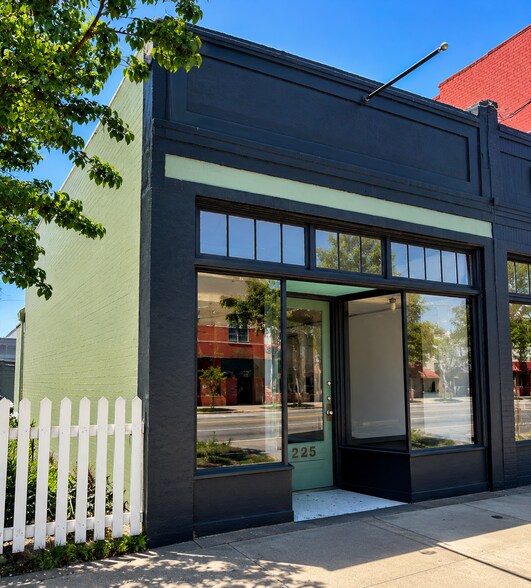 More Photos Of 2225 W Main St, Richmond Storefront For Sale