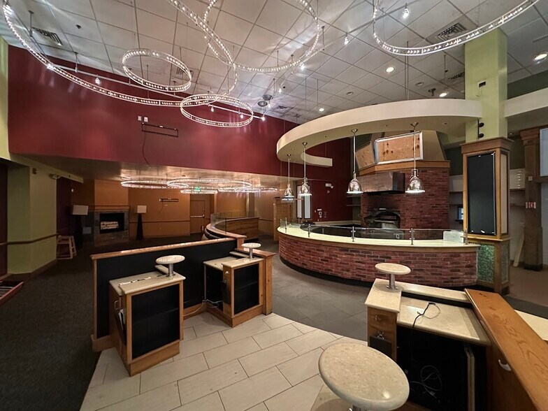 More Photos Of 52 Summer St, Boston General Retail For Lease