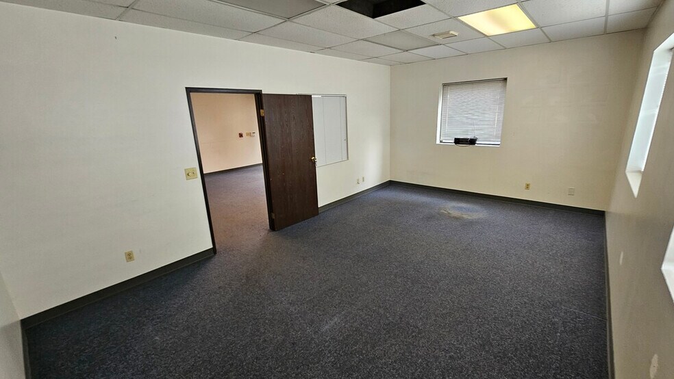 More Photos Of 4301 S Federal Blvd, Englewood Light Distribution For Lease