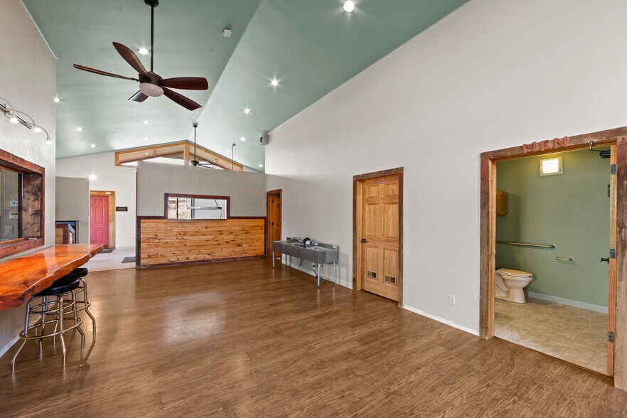 More Photos Of 606 W Byers Ave, Hot Sulphur Springs Flex For Sale