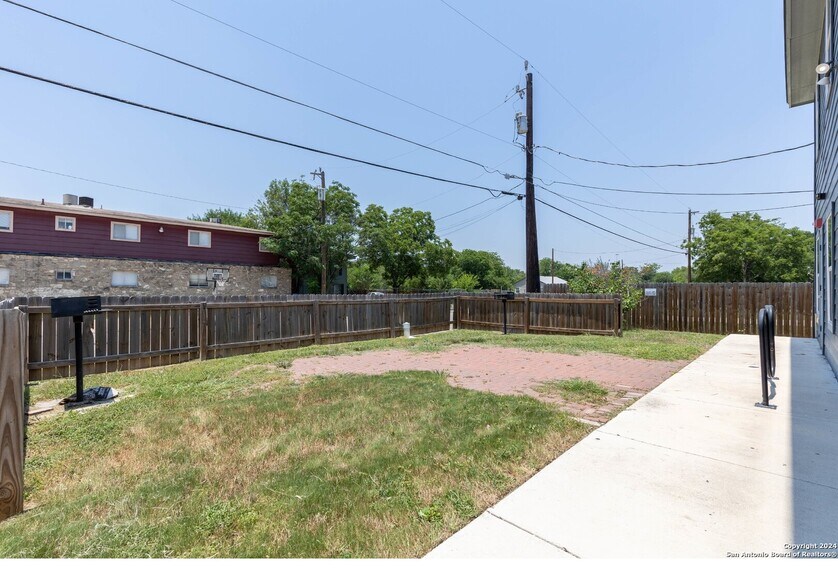 More Photos Of 8111 Landing, San Antonio Apartments For Sale