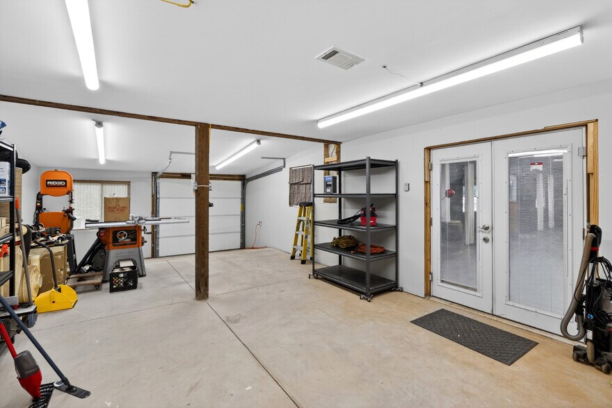 More Photos Of 332 S Howard Ave, Landrum Freestanding For Sale