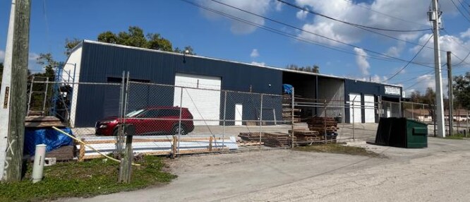 More Photos Of 2585 4th St, Fort Myers Warehouse For Lease