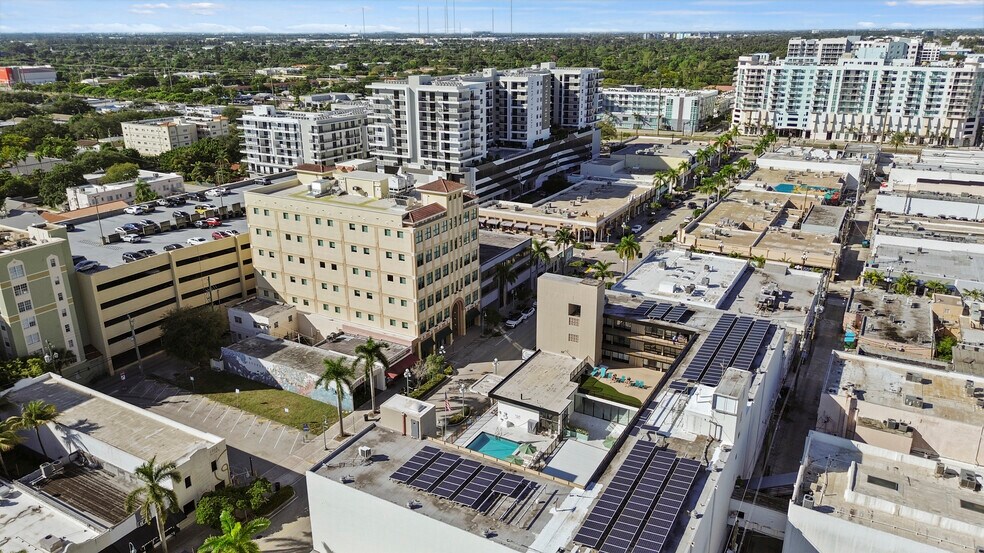 More Photos Of 1940 Harrison St, Hollywood Office For Lease