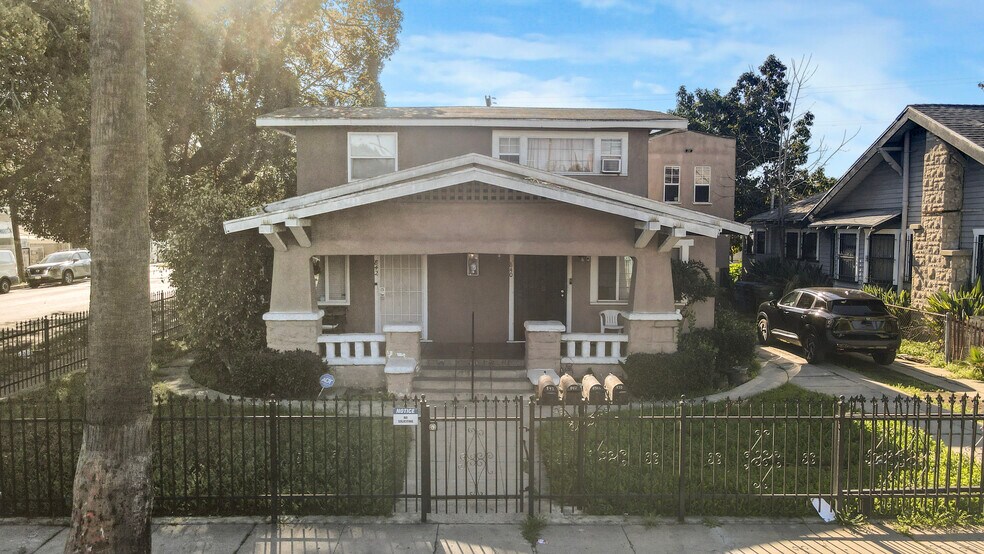 More Photos Of 838 E 43rd St, Los Angeles Apartments For Sale