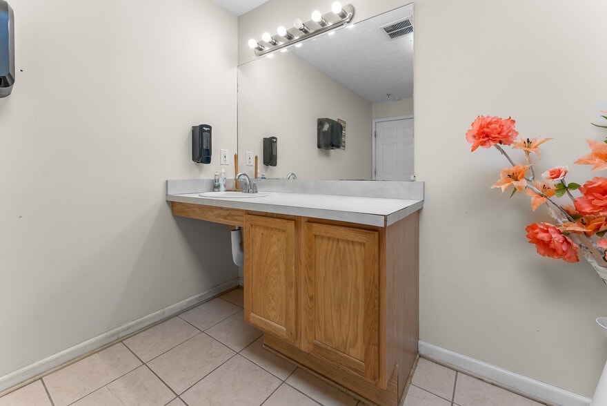 More Photos Of 8679 Pocahontas Trl, Williamsburg Assisted Living For Sale