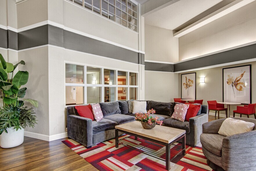 More Photos Of 8617 Edinbrook Xing, Brooklyn Park Apartments For Sale