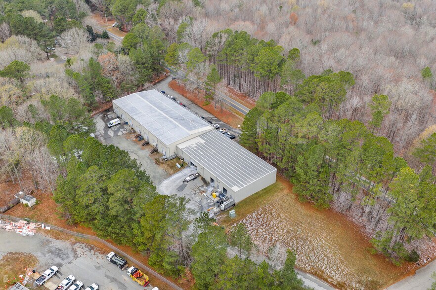 More Photos Of 3337 Air Park Rd, Fuquay Varina Light Manufacturing For Sale