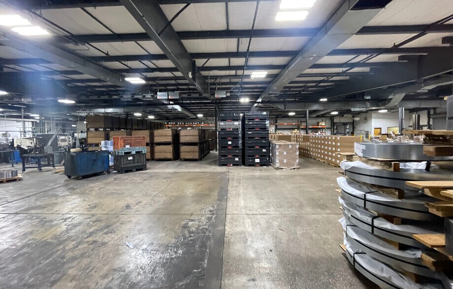 More Photos Of 1676 Rowe Pky, Poplar Bluff Industrial For Sale