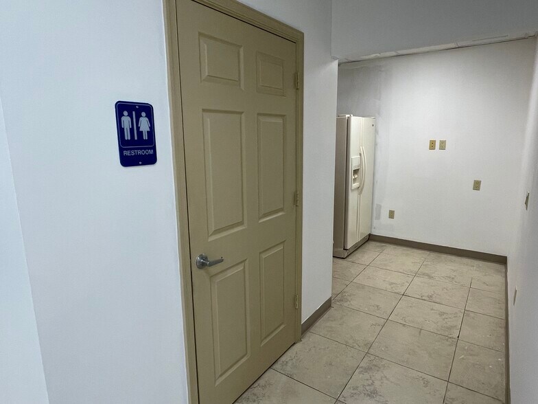 More Photos Of 5501 N University Dr, Coral Springs Office For Sale