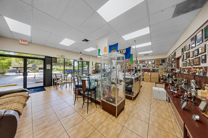 More Photos Of 9465 SW 56th St, Miami Freestanding For Sale
