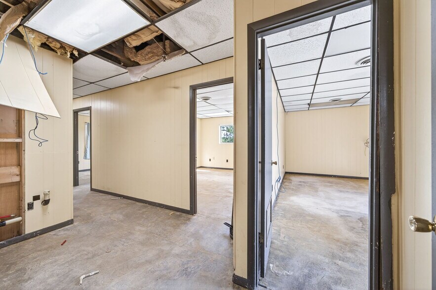 More Photos Of 167 Industrial Park Cir, Livingston Manufacturing For Lease