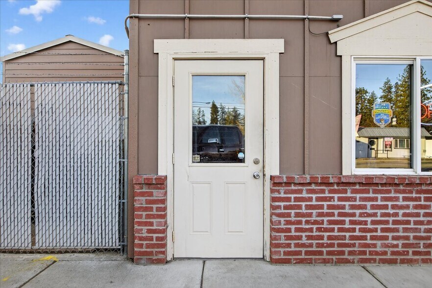 More Photos Of 7897 W Main St, Rathdrum Storefront Retail Residential For Sale