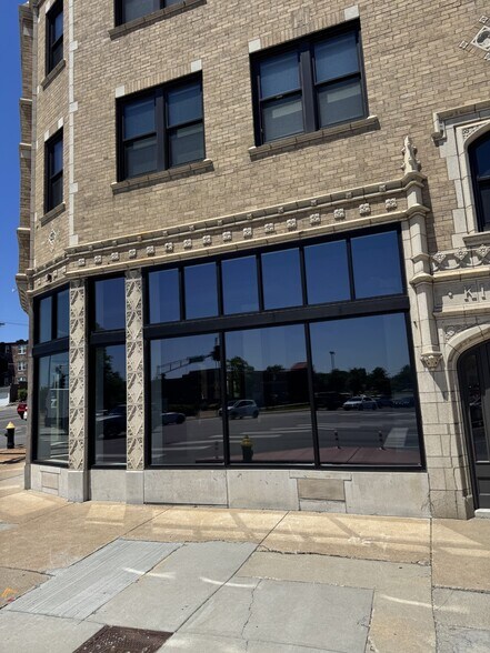 More Photos Of 3835 S Kingshighway Blvd, Saint Louis General Retail For Lease