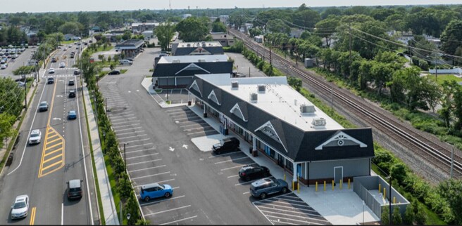 More Photos Of 425 Union Blvd, West Islip Service Station For Lease