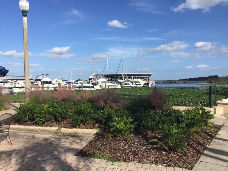 More Photos Of 350 E Seminole Blvd, Sanford Freestanding For Sale