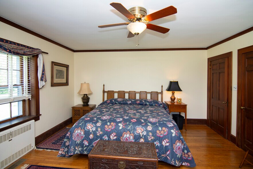 More Photos Of 8789 Seneca Trail South, Ronceverte Office For Sale