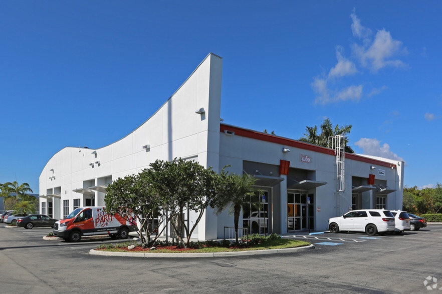 More Photos Of 1701 NW 112th Ave, Miami Storefront Retail Office For Lease