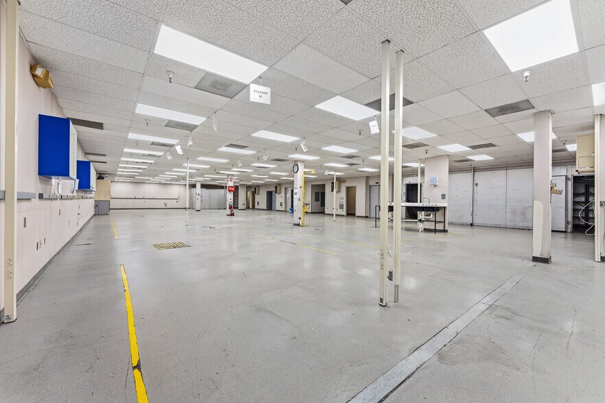 More Photos Of 501 Locust Ave, Fairmont Freestanding For Sale