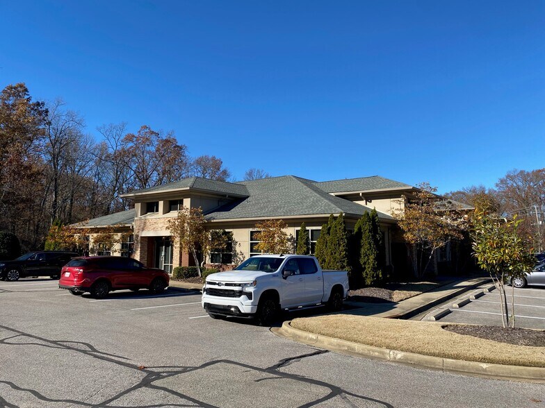 Primary Photo Of 9091 Poplar Ave, Germantown Unknown For Lease