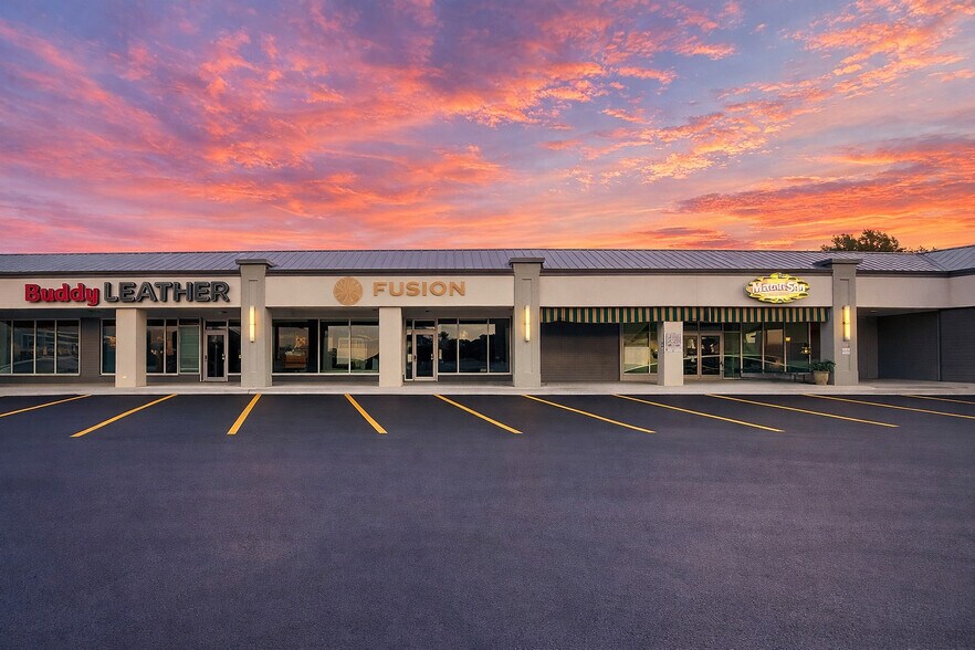 More Photos Of 210-228 W Sunshine St, Springfield Unknown For Lease