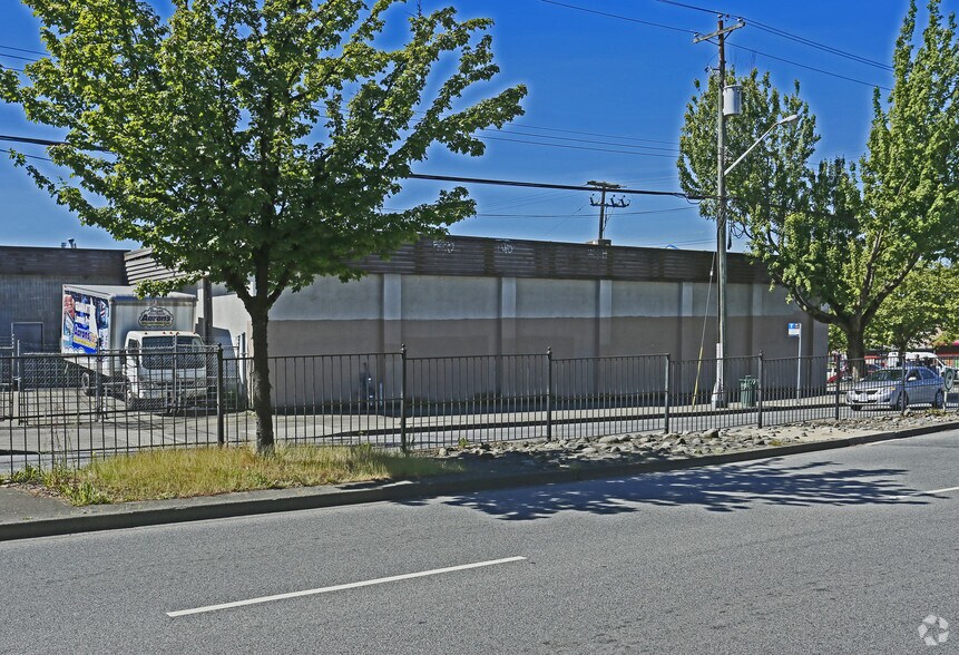 More Photos Of 10790 King George Blvd, Surrey Storefront For Lease