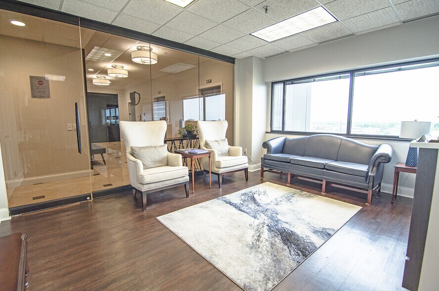 More Photos Of 771 Corporate Dr, Lexington Office For Lease