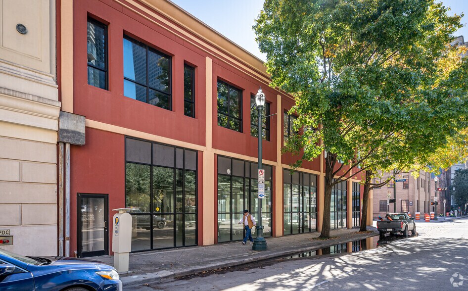 More Photos Of 421 Fannin St, Houston Office For Sale