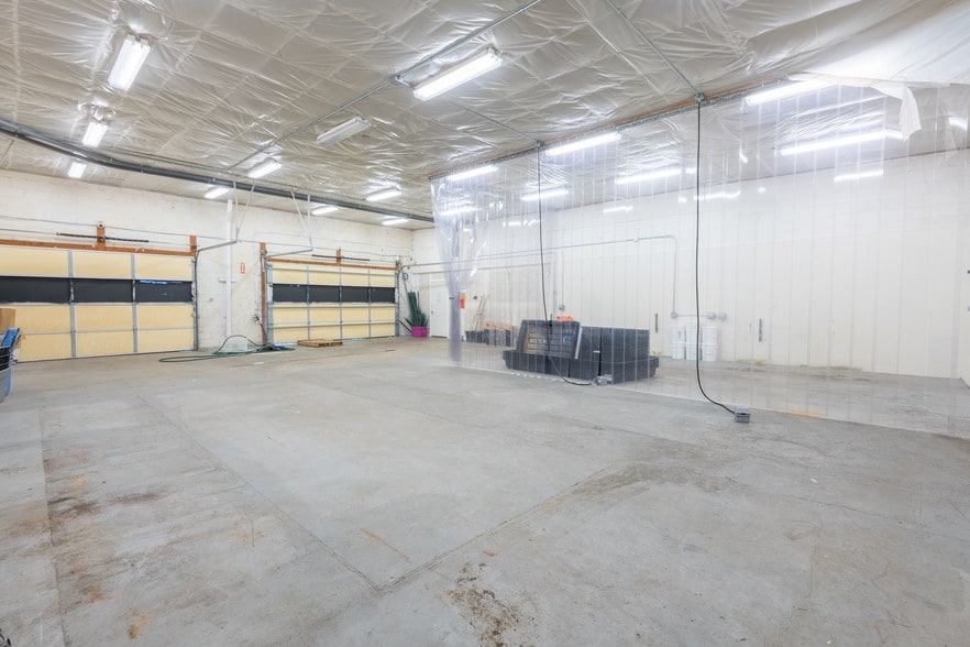 More Photos Of 1133 SE 82nd Ave, Portland Auto Repair For Sale