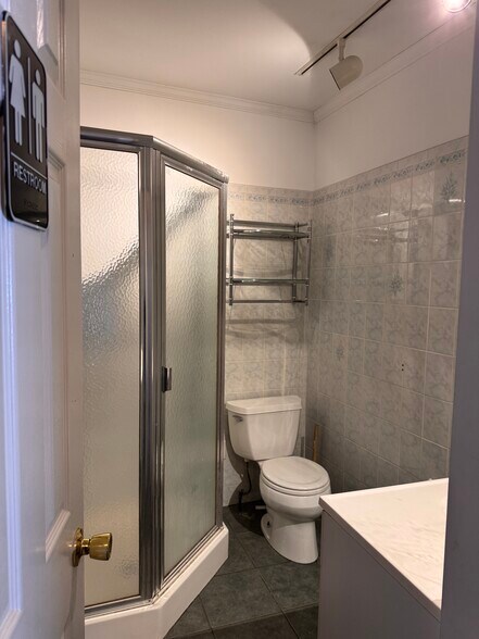 More Photos Of 175 Main St, Ossining General Retail For Lease