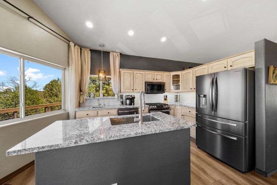More Photos Of 7056 Bustin Dutch Trl, Show Low Multifamily For Sale