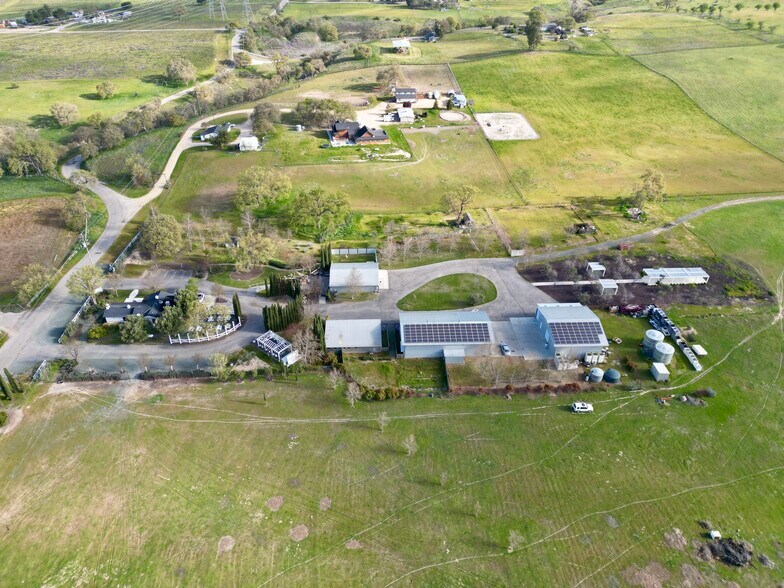 More Photos Of 1020 Penman Springs Rd, Paso Robles Winery Vineyard For Sale