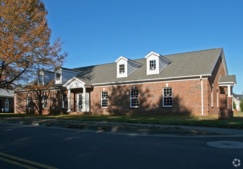 More Photos Of 197 Stadium Oaks Dr, Clemmons Office For Lease