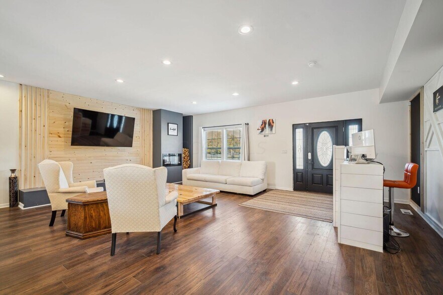 More Photos Of 4677 E Livingston Ave, Columbus Specialty For Sale