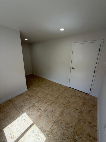 More Photos Of 4628-4648 NW 133rd St, Opa-locka Warehouse For Lease