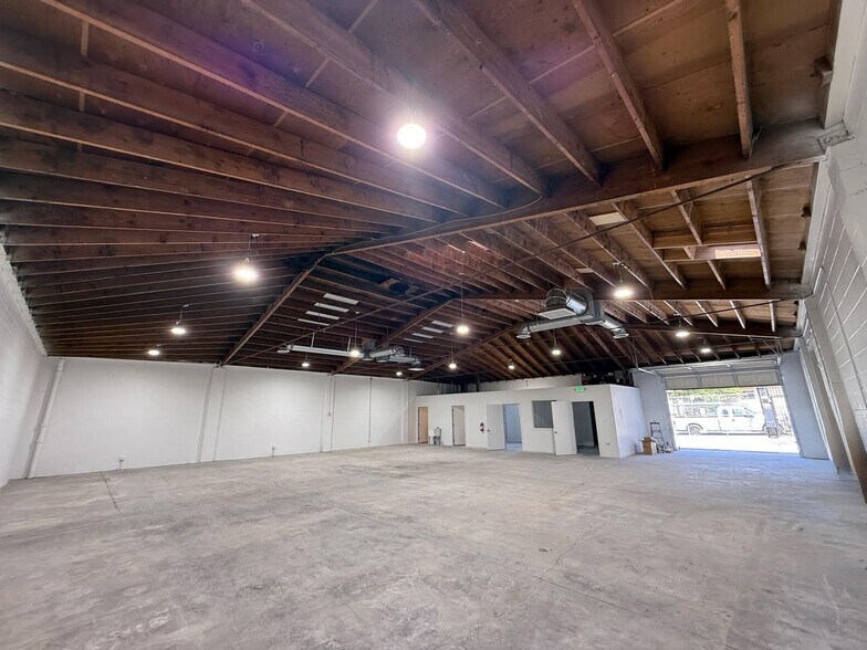 More Photos Of 3601-3605 E 8th St, Los Angeles Distribution For Sale