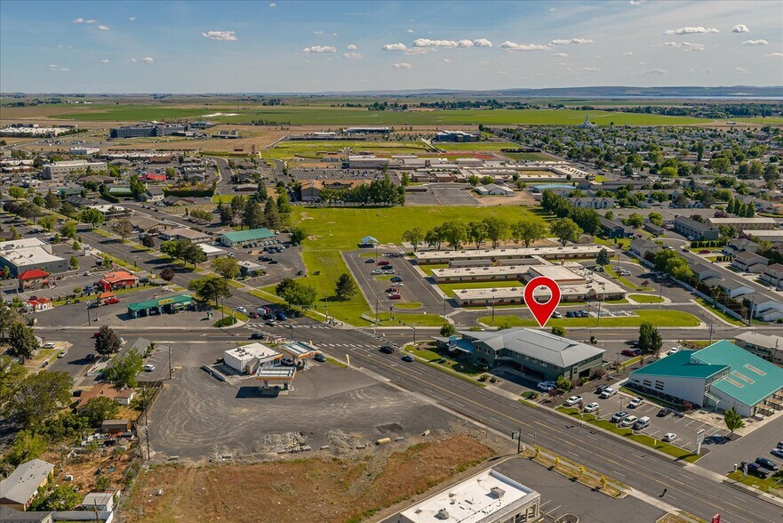 More Photos Of 1240 Pioneer Way S, Moses Lake Office For Sale