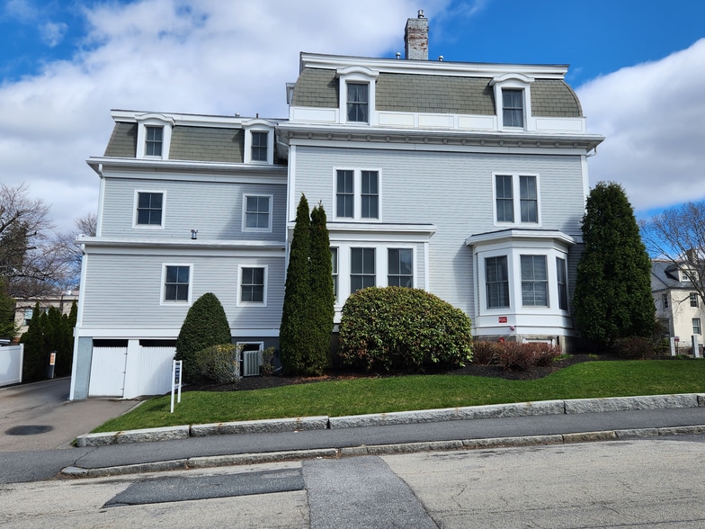 More Photos Of 65 Elm St, Worcester Office Residential For Sale