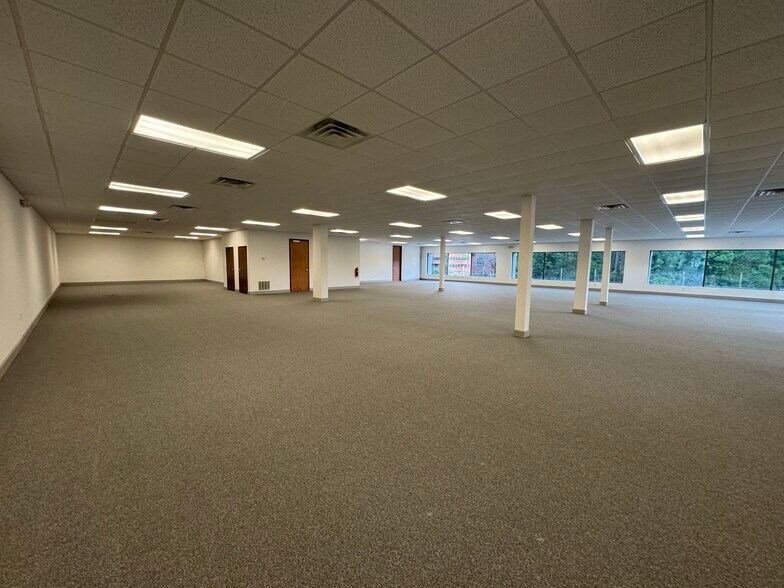 More Photos Of 2707 Buford Hwy, Atlanta Office For Sale