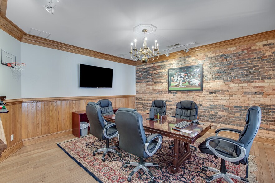 More Photos Of 55 Scott St, Buford Office For Sale