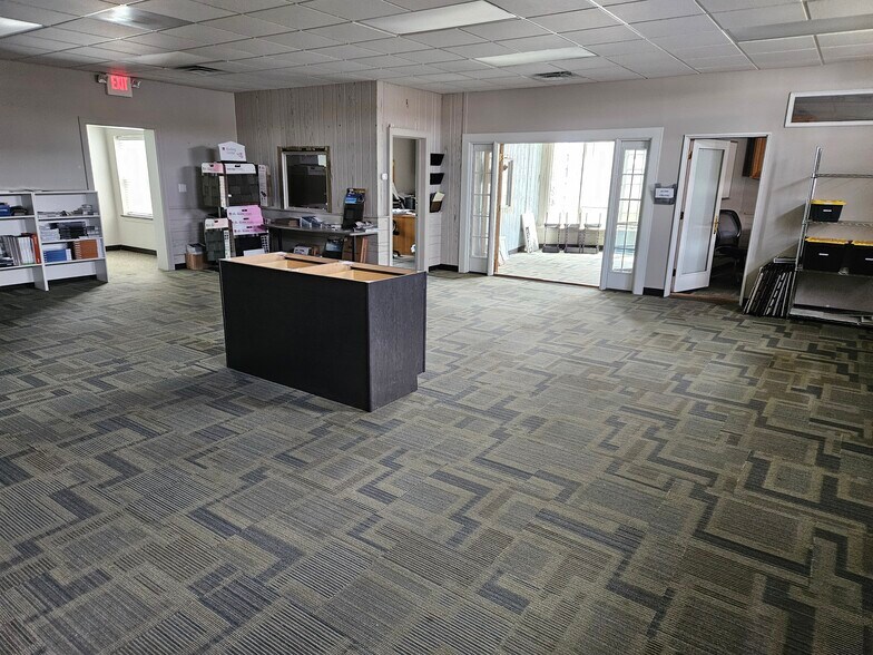 More Photos Of 5056 Angola Rd, Toledo Manufacturing For Lease