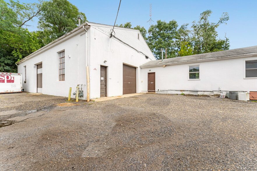 Primary Photo Of 11-23 Bannard St, Freehold Warehouse For Lease