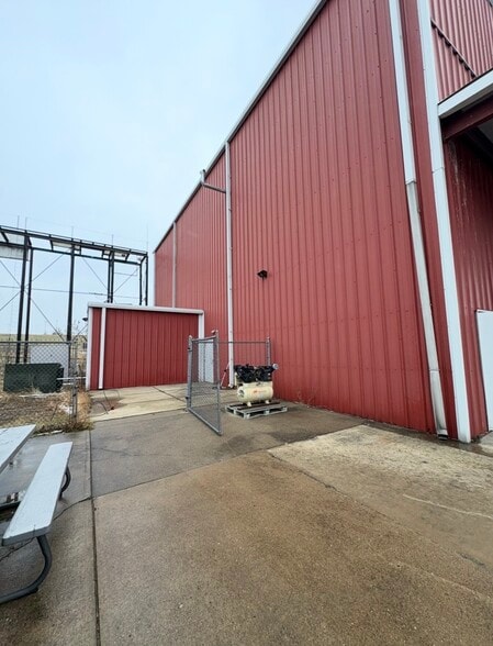 More Photos Of 43510 National Rd, Belmont Industrial For Sale