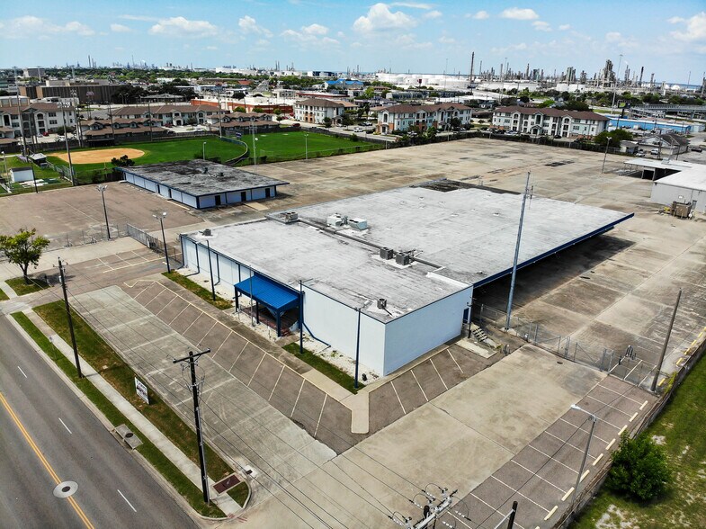 More Photos Of 2510 Lipan St, Corpus Christi Distribution For Lease