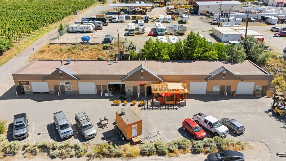 More Photos Of 9503 Cedar Av, Summerland Warehouse For Sale