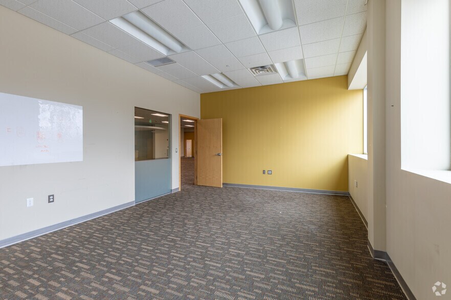 More Photos Of 5210 S State Rd, Ann Arbor Flex For Lease