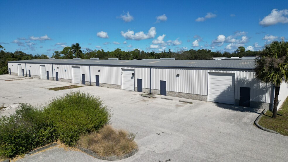 Primary Photo Of 5469 Williamsburg Dr, Punta Gorda Warehouse For Lease